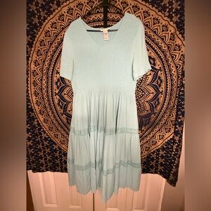 Drapers & Damon’s Elegant Light Blue Women's Dress